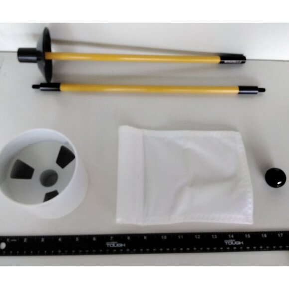 Golf Putting Cup & Flag Set Indoor/Outdoor Practice Durable - Picture 7 of 7